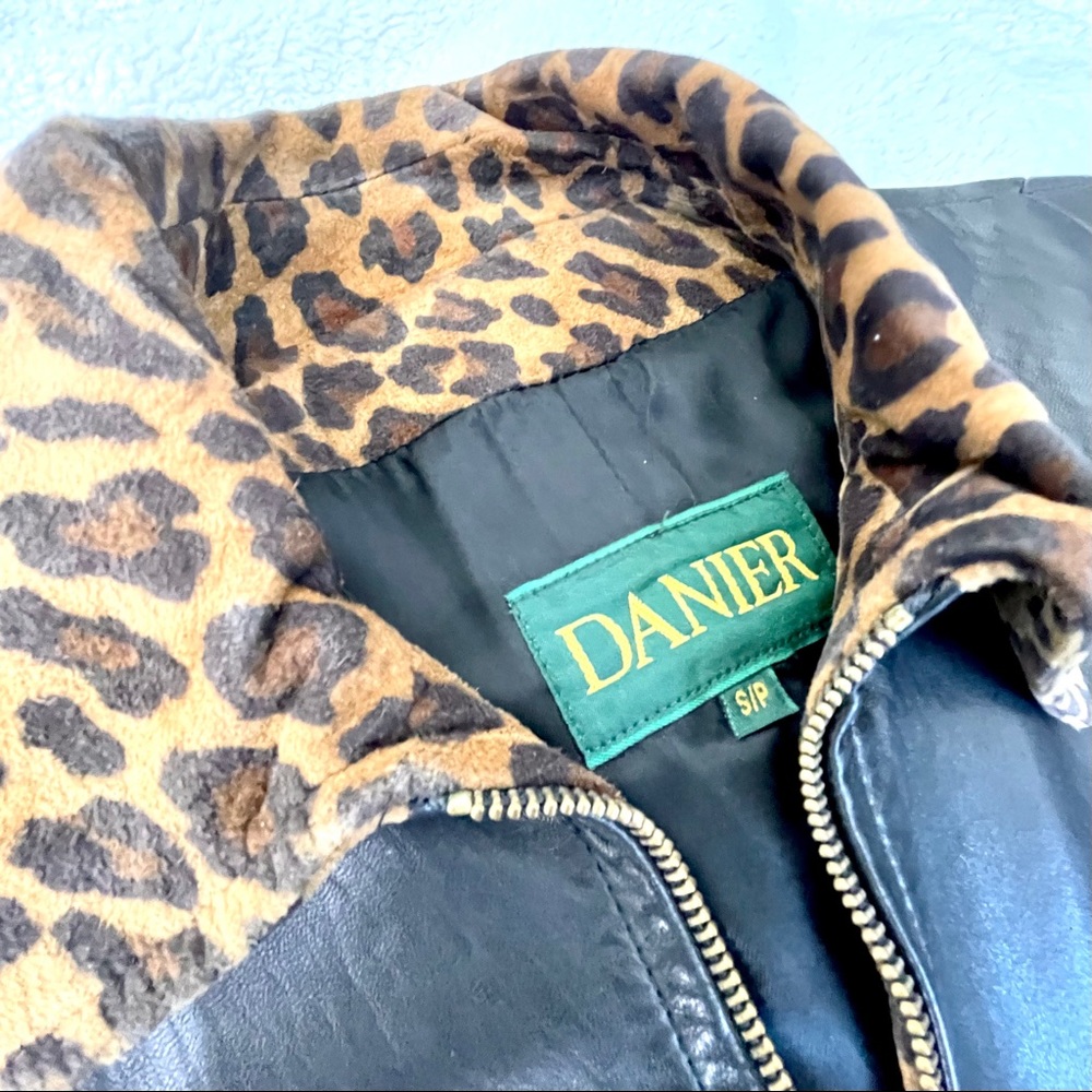 Vintage Danier leather jacket - Picture 3 of 9